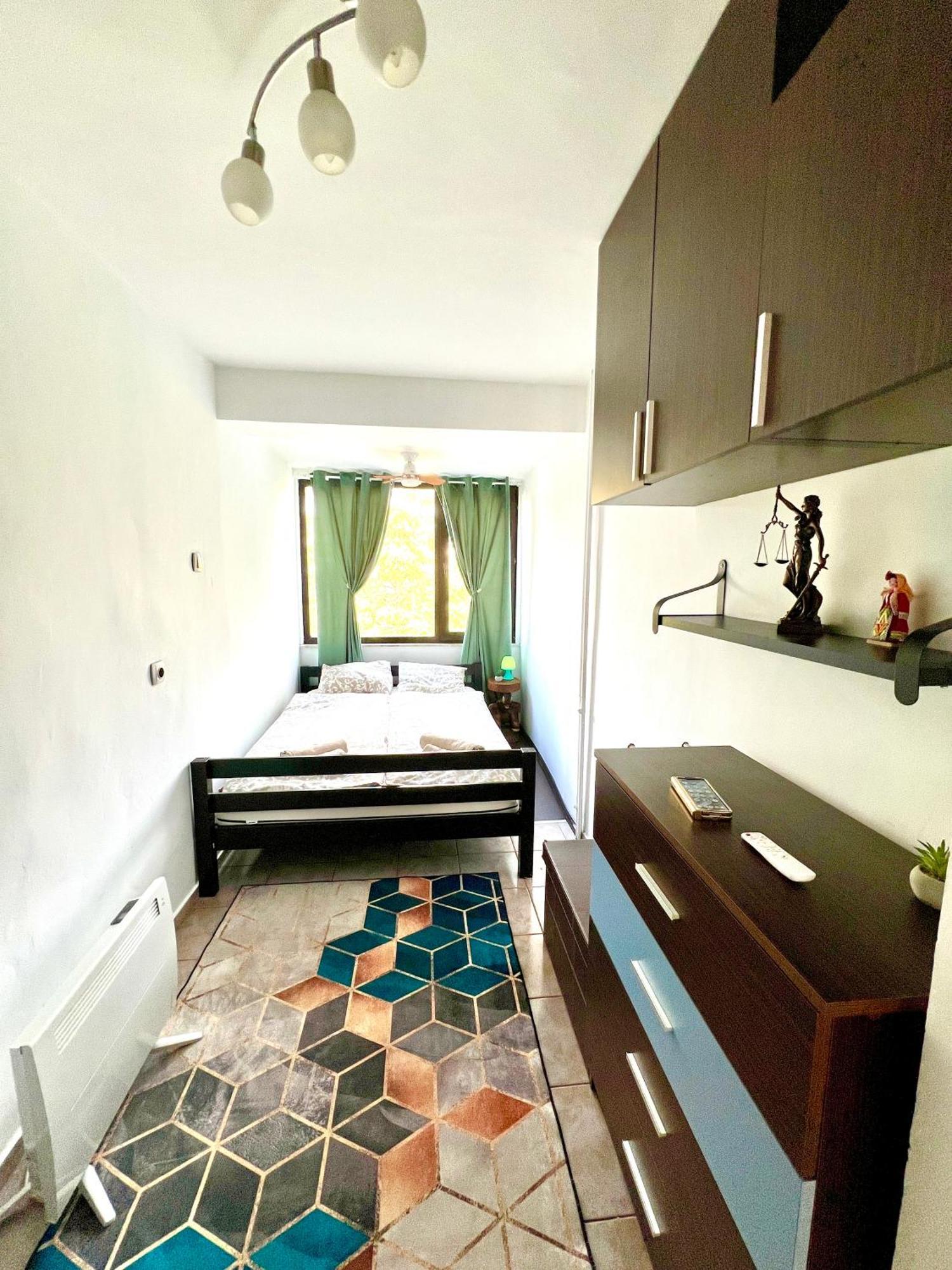 The Green Apartment - Free Parking Sofya Dış mekan fotoğraf